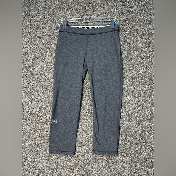 NWT Under Armour Favorite Midrise Capris Size Small - Picture 4 of 7